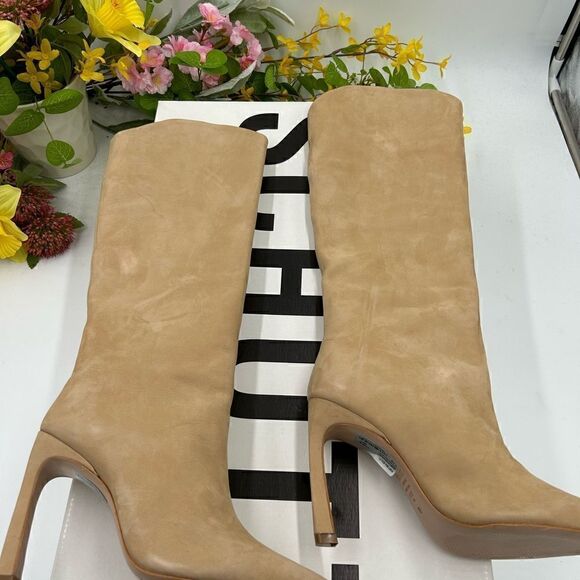 SOLD!!!!!!!!       Women’s Schutz suede boots tan size 6.5 made in Brazil - Picture 2 of 7